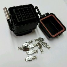 NOSILEC ZA VAROVALKE UNIVAL 4 POLNI