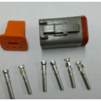 4046 Deutsch konektor 6 polni z ženskimi končniki in zaklopom